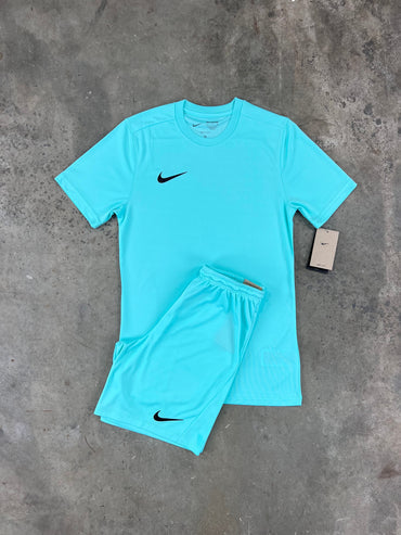 nke mlr short set - sky